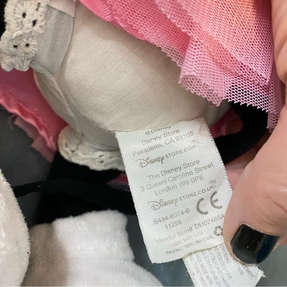 Disney Store Exclusive Minnie Mouse Winter Ice Skating Plush Toy 2011 Retired - Picture 8 of 9